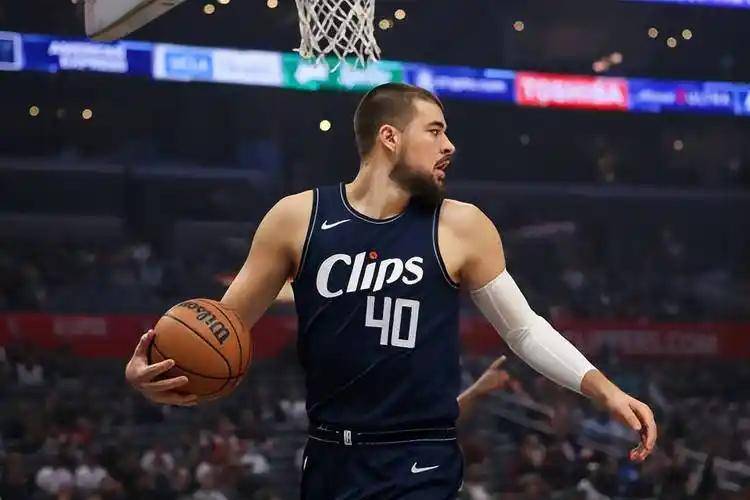 365wm中国-关于Ming新星败北表现惊艳，湖人未来可期！的信息